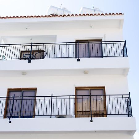Spacious 2 Bedroom Appartment Near Mall -Internet 1Gbps Paphos ภายนอก รูปภาพ