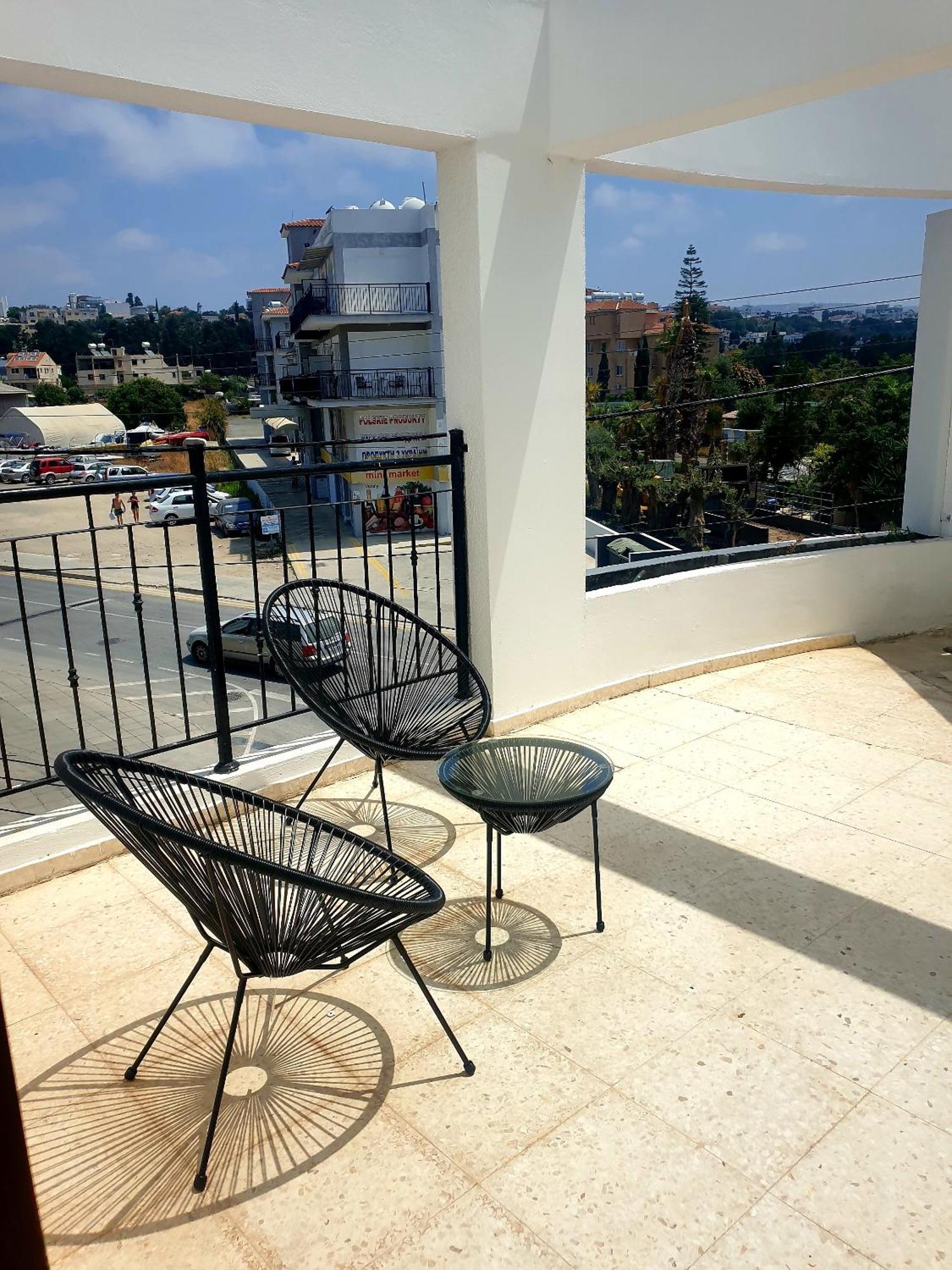 Spacious 2 Bedroom Appartment Near Mall -Internet 1Gbps Paphos ภายนอก รูปภาพ